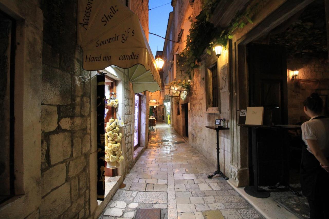 Town House In The Centre Of Historic Trogir Villa Exterior photo